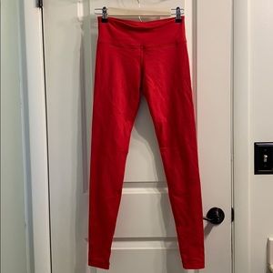 Lululemon wunder under mid rise red size 6
